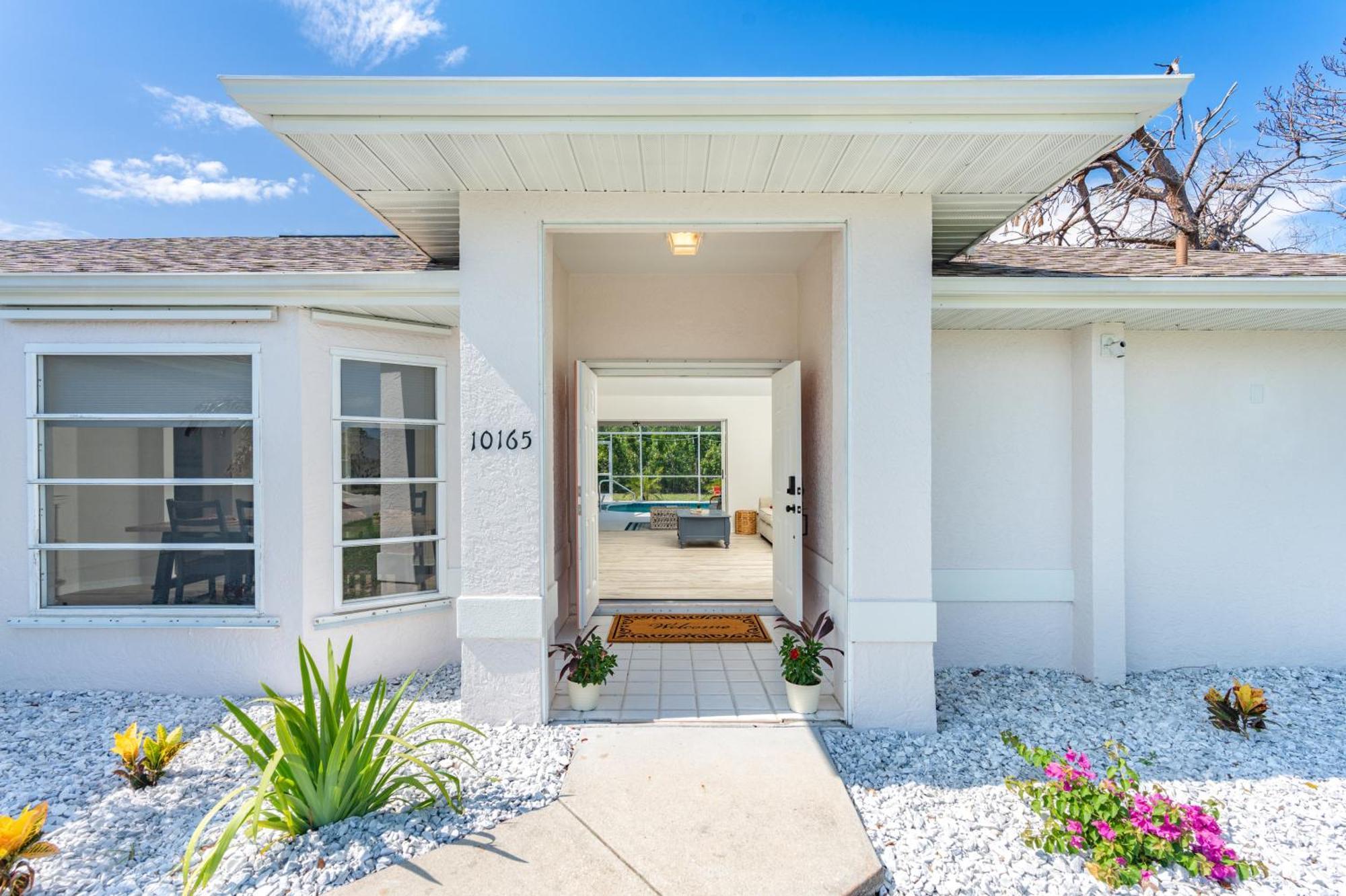 Beautiful Spacious Home! Close To Beaches - Heated Private Pool 恩格尔伍德 外观 照片